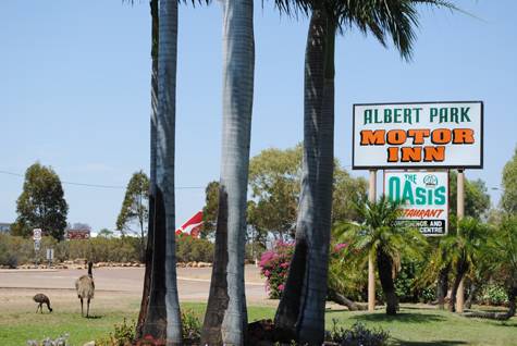Exterior
- Albert Park Motor Inn