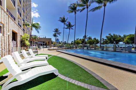 Pool with a view
 - Aquarius on the Beach
