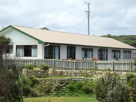 Arthur River external
 - Arthur River Holiday Units