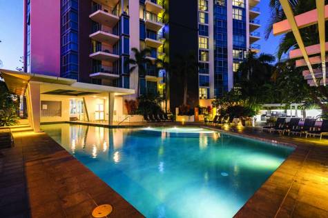 Pool
- Artique Surfers Paradise