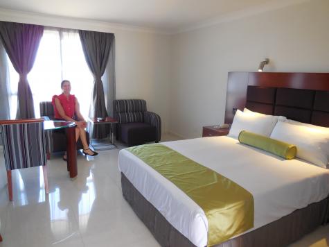 Queen room - Best Western Casula Motor Inn