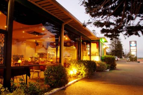 Restaurant
- Hospitality Esperance SureStay Collection by Best Western