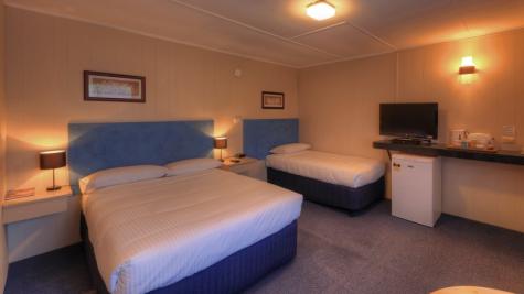 Queen room
- Best Western Murchison Lodge