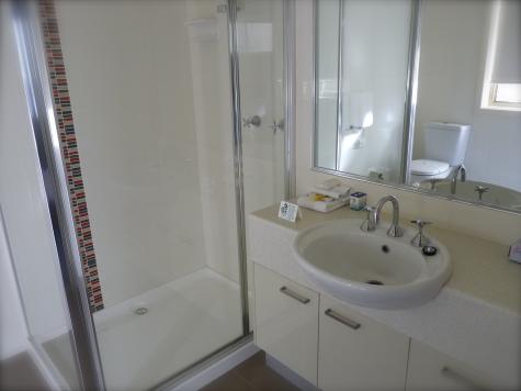 Bathroom
 - Wyndhamere Motel