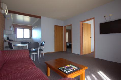 Apartment
- Blue Whale Motor Inn & Apartments