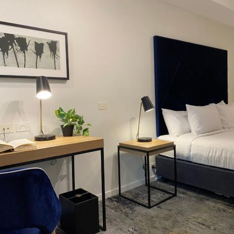 Brady - Flinders Street - Desk & Bed
- Brady Apartment Hotel Flinders Street