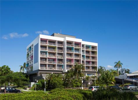 Cairns Plaza Hotel
- Cairns Plaza Hotel