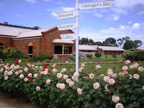 External - Chardonnay Lodge