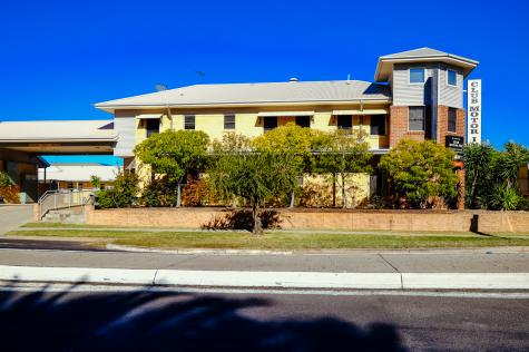 Exterior
 - Club Motor Inn