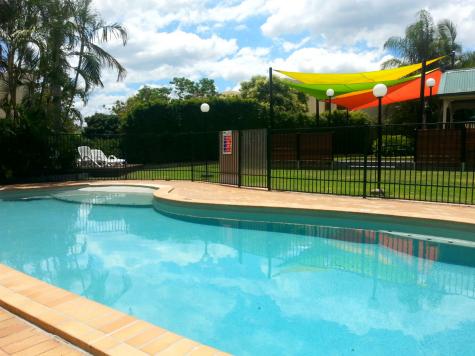 BBQ Pool Area
 - Quality Hotel Robertson Gardens