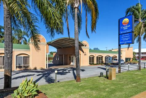 Exterior
 - Comfort Inn Bel Eyre Perth