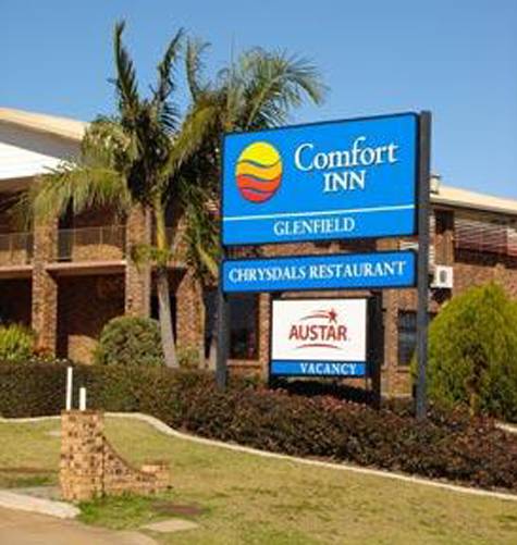 Exterior
- Comfort Inn Glenfield