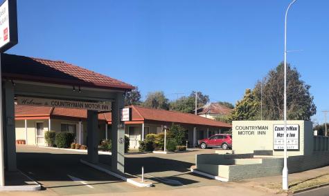 front  - Countryman Motor Inn