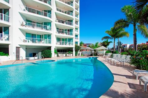 Outdoor Heated Pool
 - Crystal Bay Resort on the Broadwater