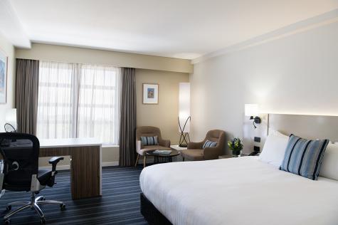 Double Double Guest Room
- DoubleTree by Hilton Esplanade Darwin