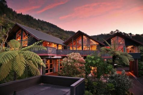 Resort Exterior
- Grand Mercure Puka Park