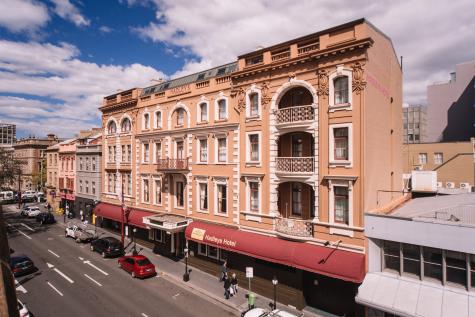 Exterior
 - Hadley's Orient Hotel