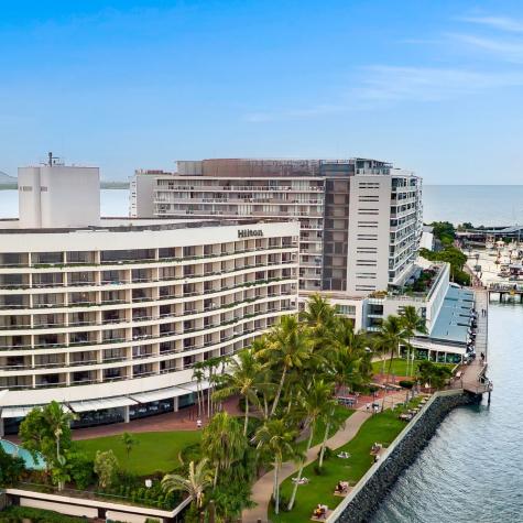 Exterior
 - Hilton Cairns