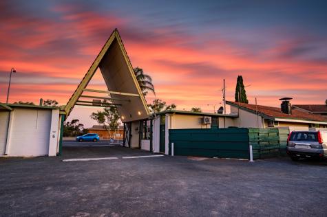 Located on Historical Hannan Street
 - Hospitality Kalgoorlie SureStay Collection by Best Western