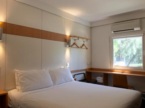 Queen Room
 - ibis Budget Gosford