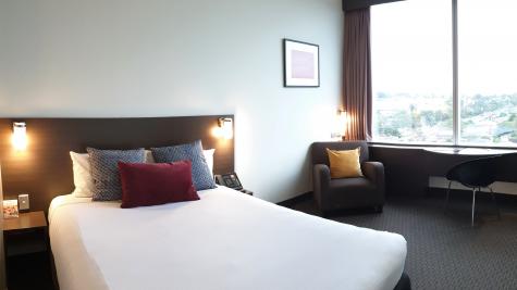 Superior Queen Room
- ibis Melbourne Glen Waverley