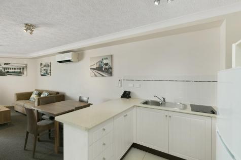 1 Bedroom City View Apartment
- Mantra Esplanade Cairns