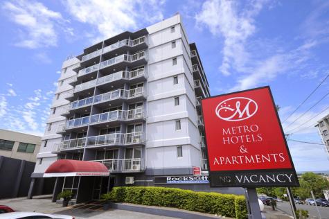 Metro Hotel & Apartments Gladstone
- Highpoint International