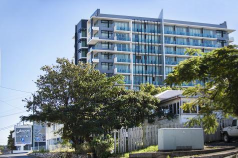 Exterior
 - Oaks Gladstone Grand Hotel