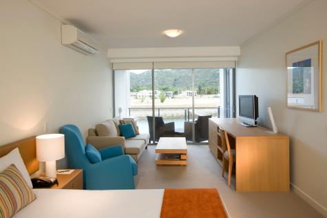 Hotel Superior
- Peppers Blue on Blue Resort Magnetic Island