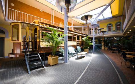 Atrium
- Quality Hotel Dickson