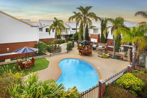 Pool
- Comfort Apartments South Perth