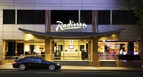 Hotel Exterior
 - Radisson On Flagstaff Gardens Melbourne