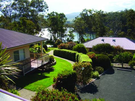 Exterior
 - Robyn's Nest Lakeside Resort Pty Ltd