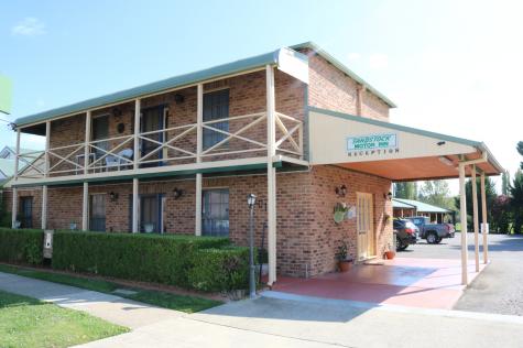 Hotel Entrance
 - Sandstock Motor Inn