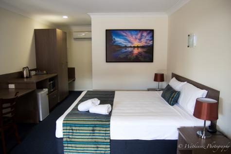 King Room
 - Sugar Country Motor Inn