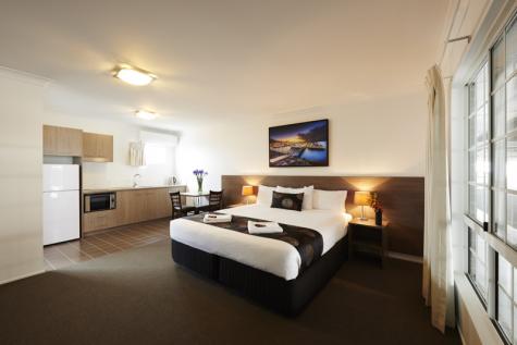 Executive King Suite
 - Takalvan Motel