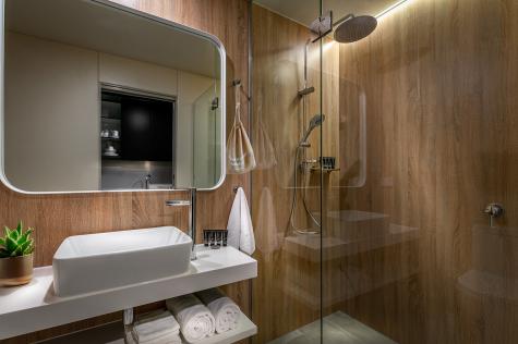 Bathroom
- Veriu Green Square