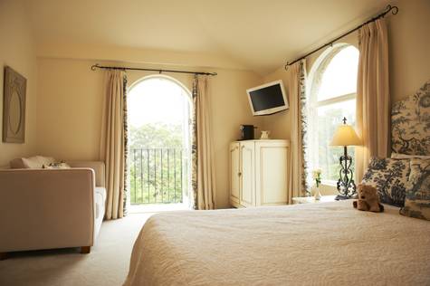 Suite
- Villa Howden
