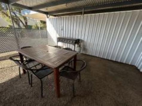 BBQ Area
 - Warren Motor Inn