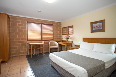 Queen Room
 - Windmill Motel and Events Centre