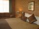 Executive King Room
 - Aalana Motor Inn
