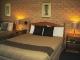 Executive Twin Room
 - Aalana Motor Inn