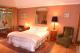 Champagne Suite
 - Adelaide Heritage Cottages and Apartments