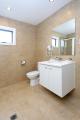 Deluxe Wing Bathroom
 - Auckland Airport Lodge