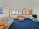 Lounge 
 - Broadbeach Travel Inn Apartments