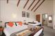 en-suite studio
 - Big Five Motel