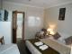 Queen Room
 - Bondi Motel