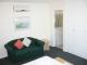Studio Apt with plenty of cupboard space; sofa; plus heating/ cooling and Toilet
 - Drummond Serviced Apartments Carlton