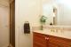 Queen ensuite bathroom
 - Frankston B&B