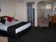 Spacious Deluxe & King Rooms
 - McNevins Maryborough Motel